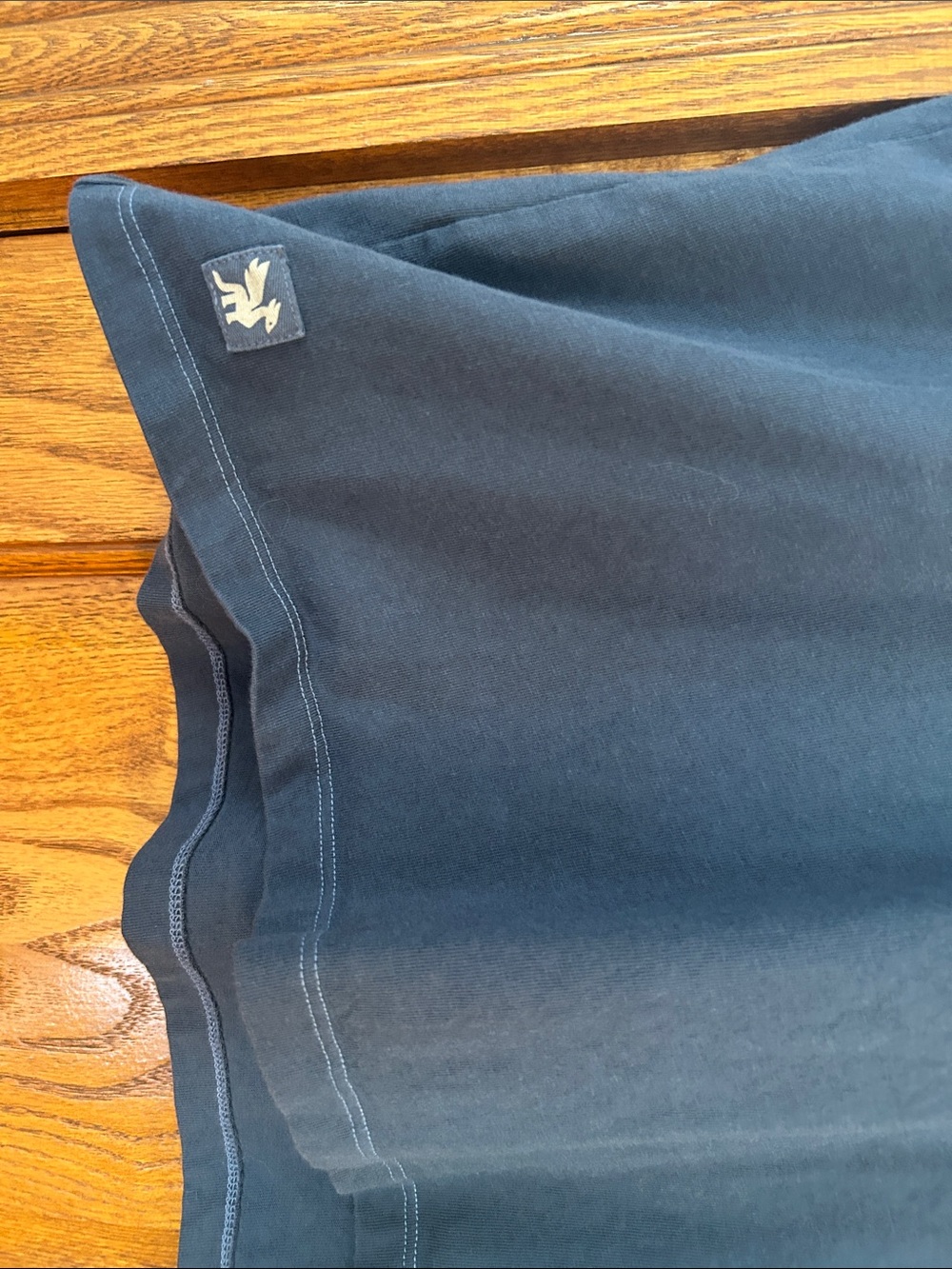 2 pk Life Is Good Navy Short-Sleeve V Neck Tees Size XL - Picture 4 of 8